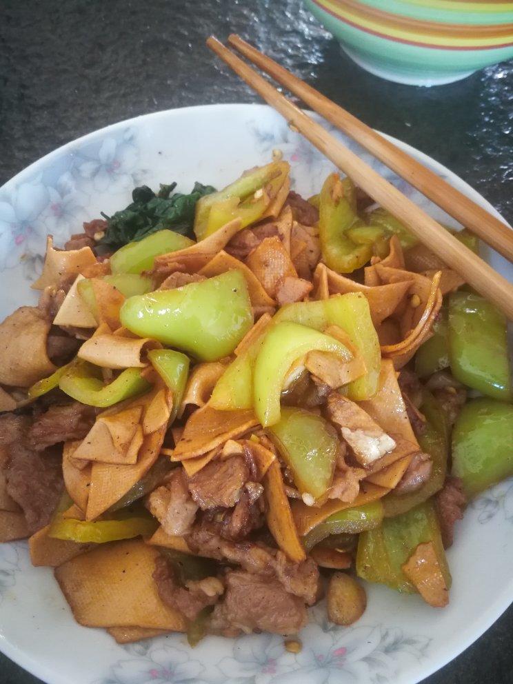尖椒炒肉