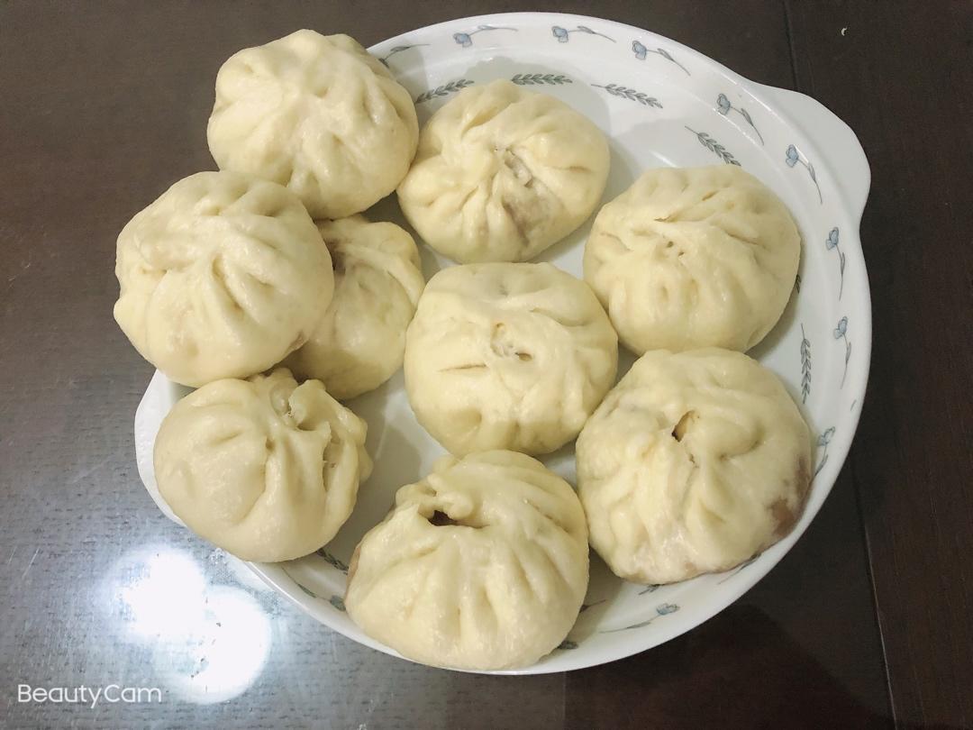 鲜美多汁的洋葱牛肉包子