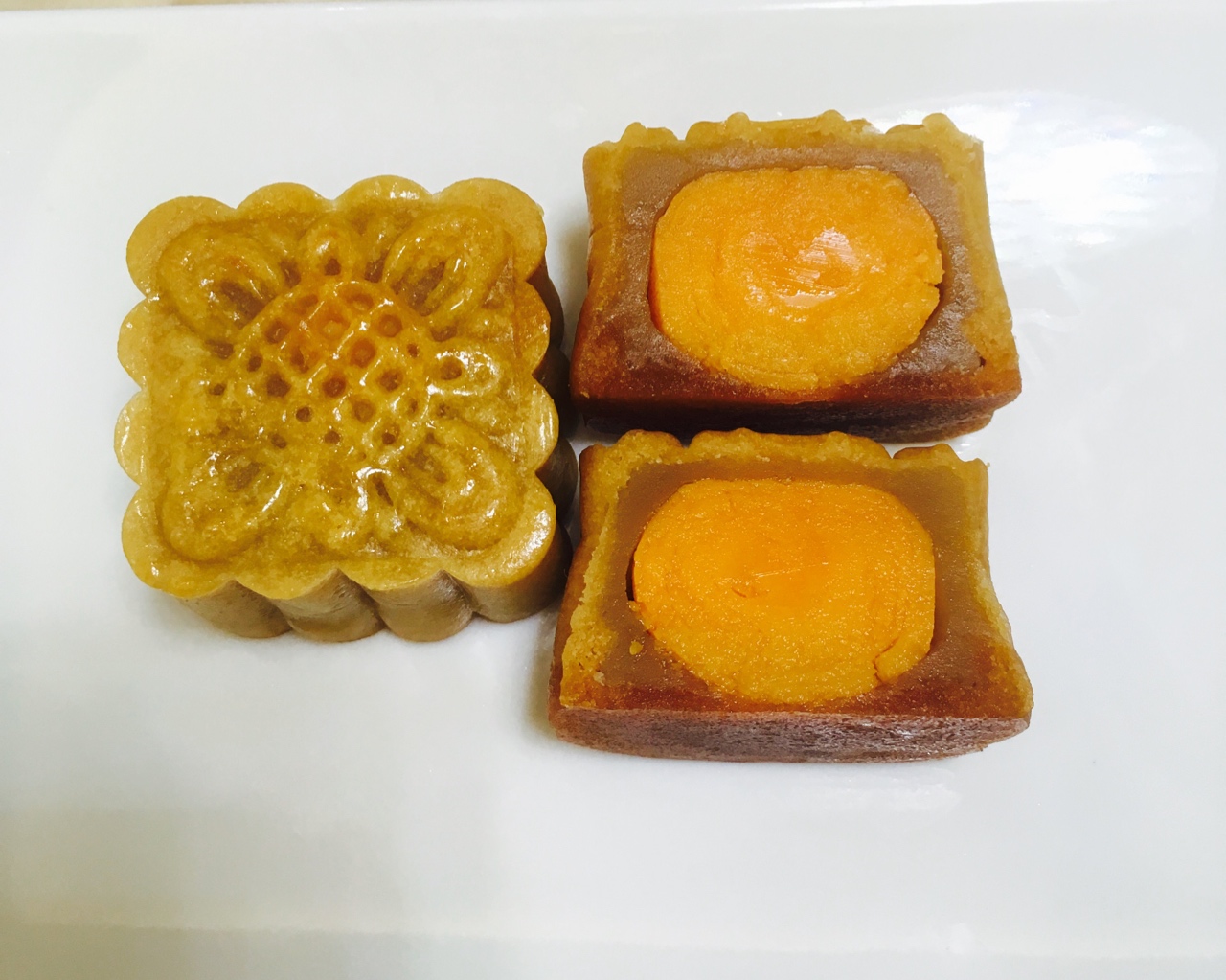 莲蓉蛋黄月饼(50克)