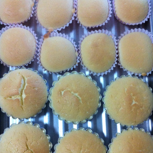 戚风杯子蛋糕^_^不开裂不回缩喔～