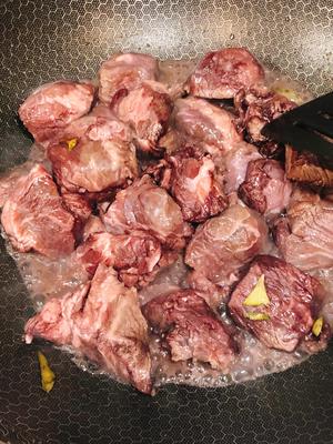 浓厚酥烂醇香，红酒炖牛肉的做法 步骤3