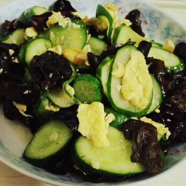 黄瓜木耳炒鸡蛋