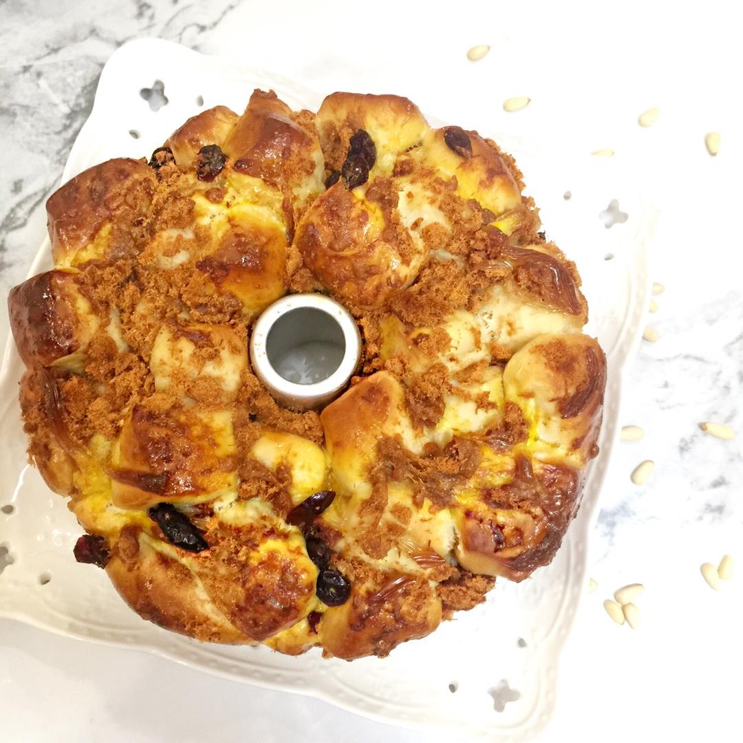 肉松色拉酱中空面包