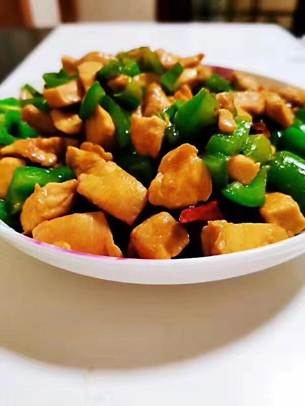 嫩嫩的鸡胸肉炒青椒
