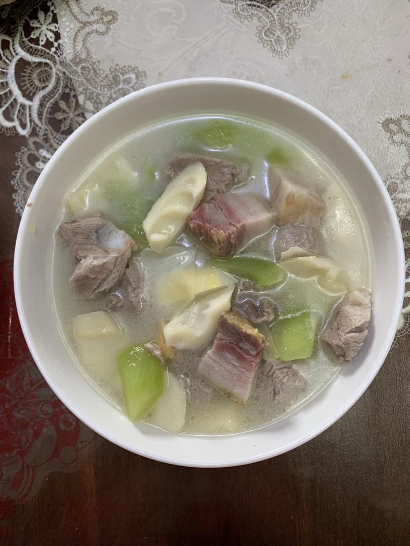上海腌笃鲜～不能加葱不用加盐
