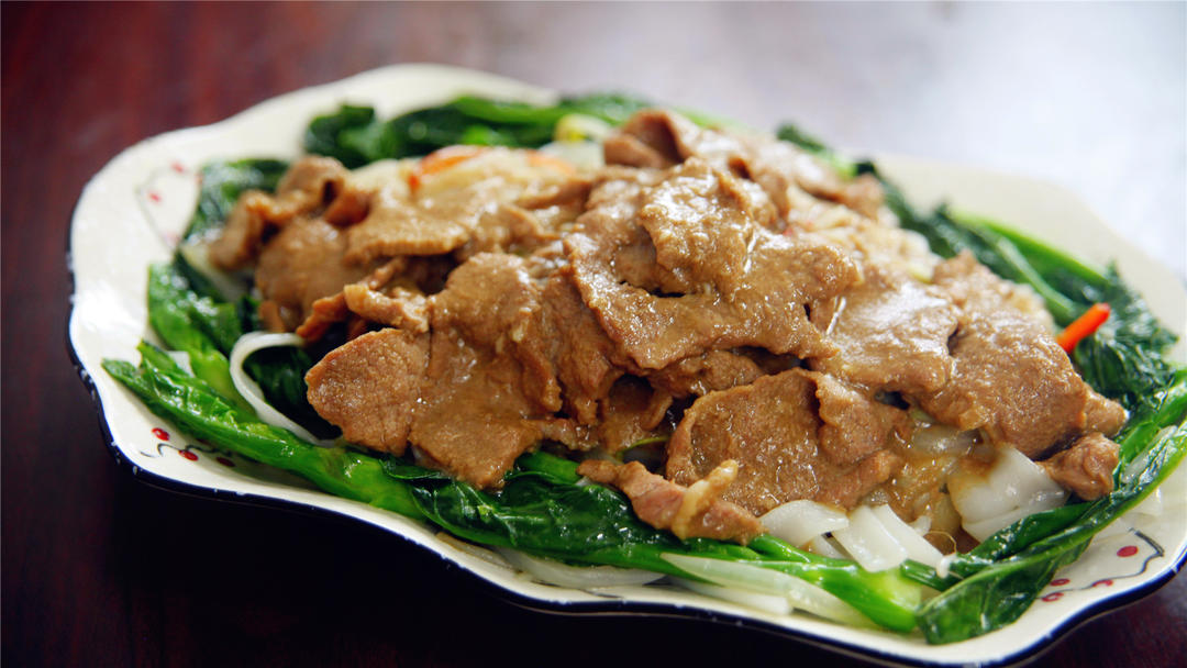 干炒牛河的哥哥叫湿炒牛河？多汁肉嫩，传统的做法跟你想的不一样的做法