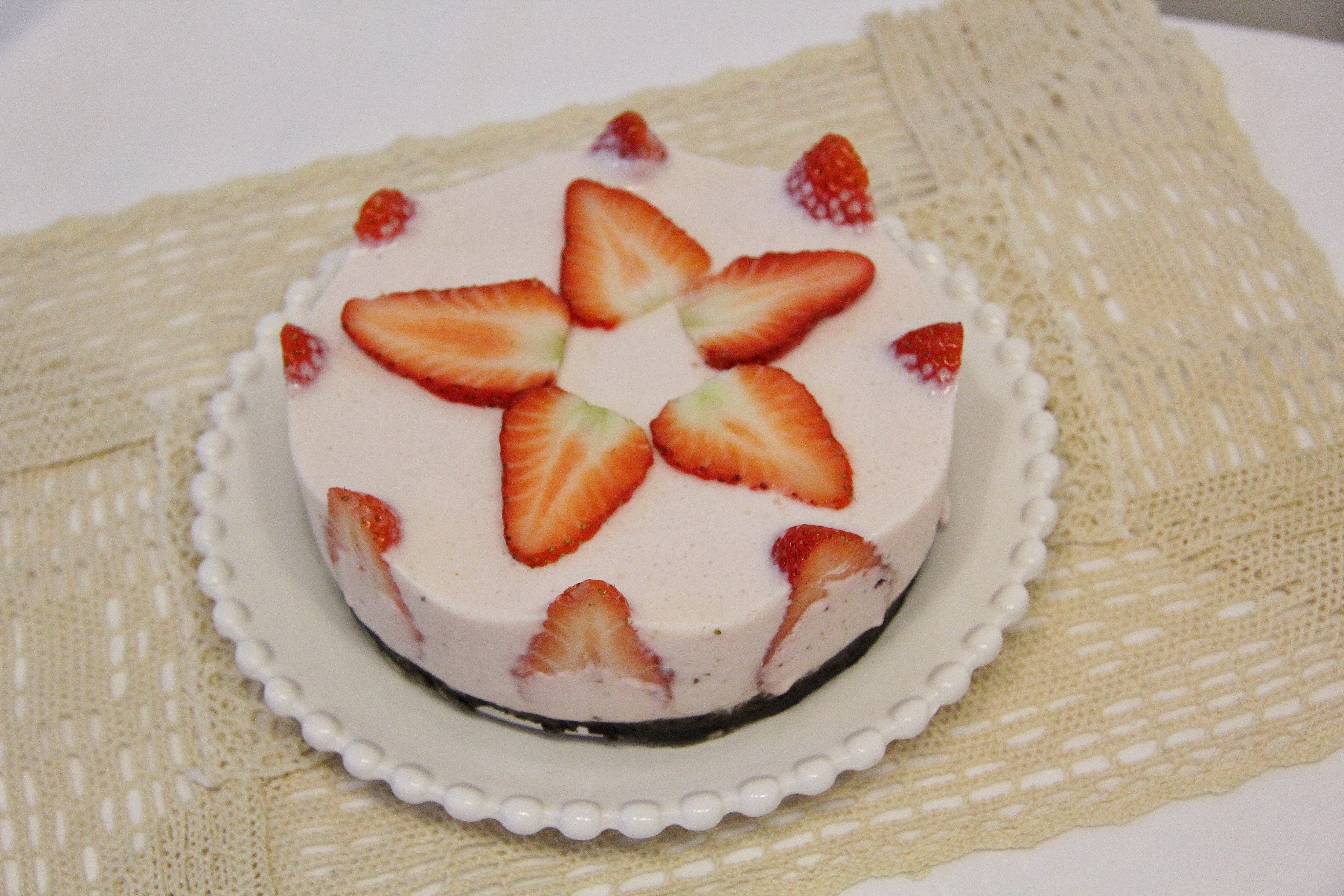 不用烤箱不用打发的超简单高颜值草莓慕斯蛋糕的做法 步骤9