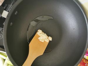 清炒蚝油丝瓜的做法 步骤3
