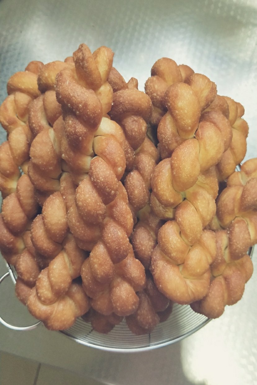 蜂蜜小麻花 Twisty Fried Donut