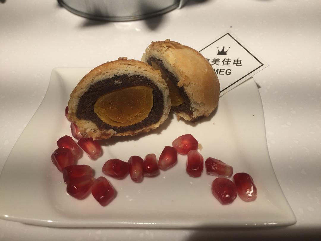 酥皮蛋黄月饼