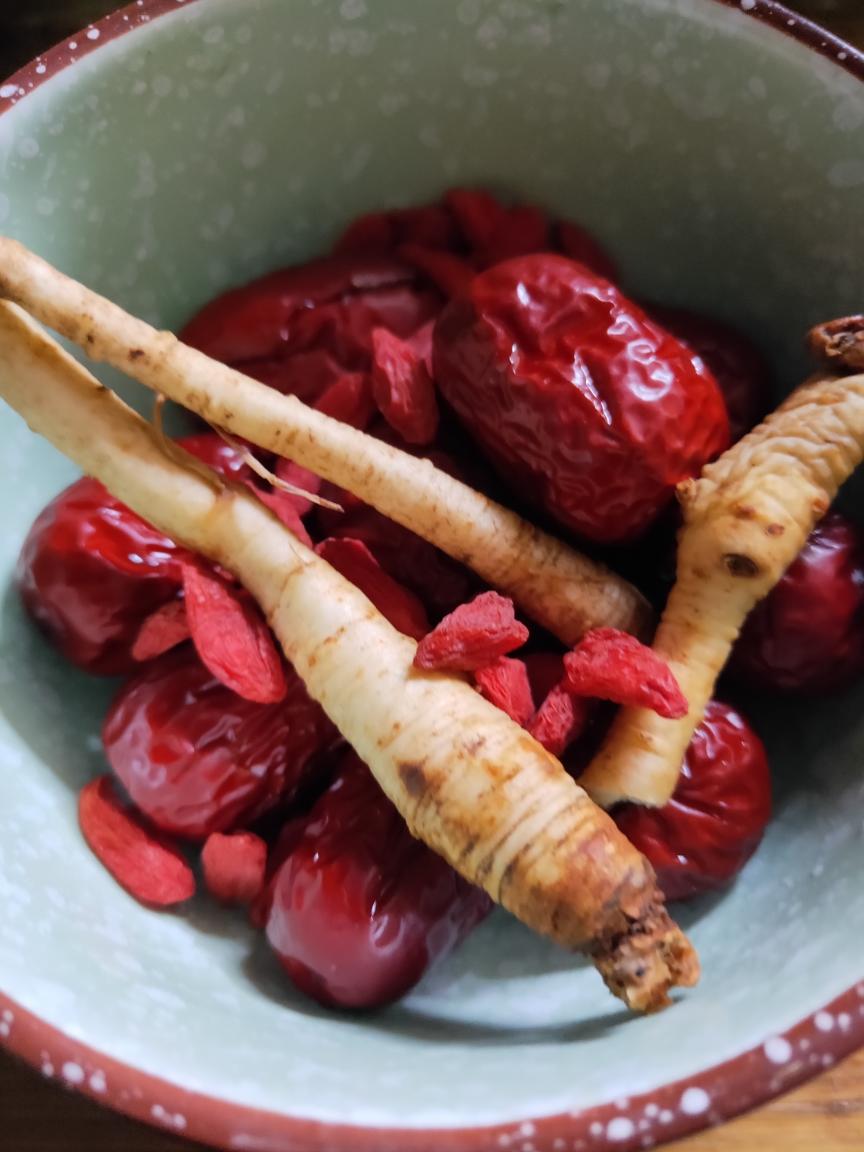 一鸡两吃☞人参鸡汤&手撕鸡的做法 步骤1