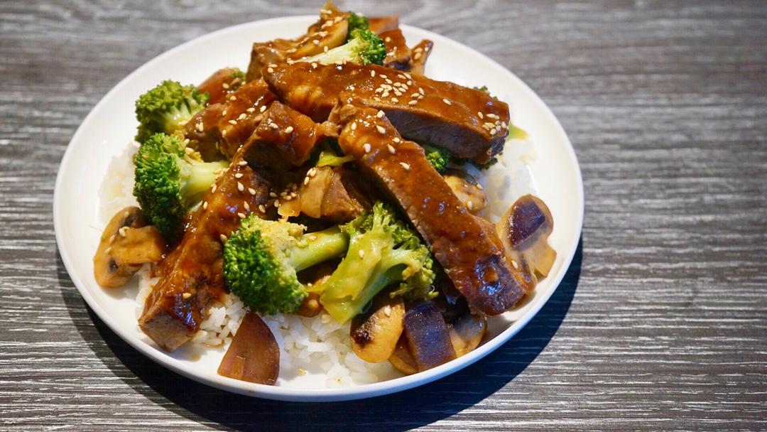 肉眼牛排杂蔬盖饭-让你爱上牛肉里那口油花香