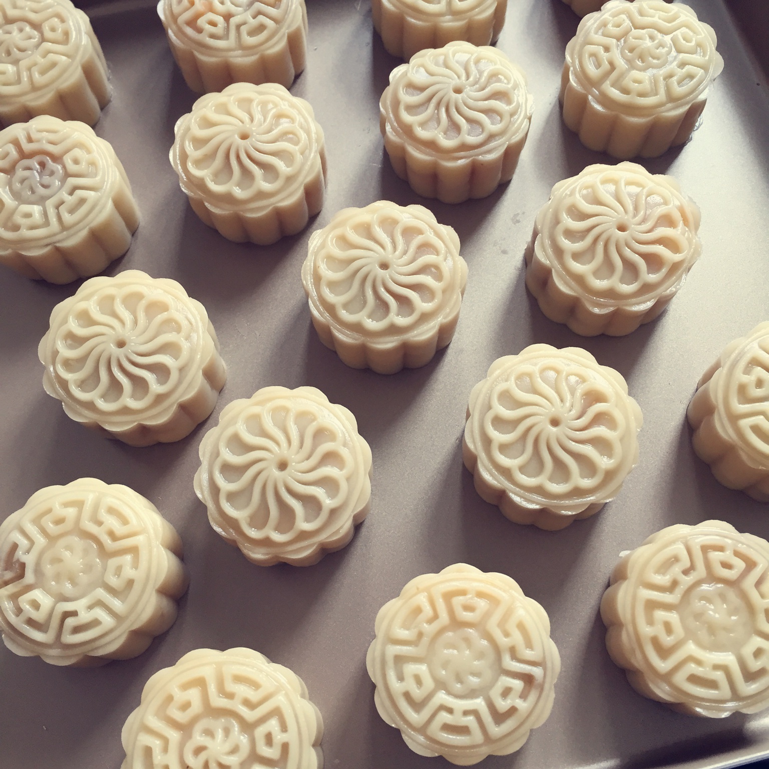 广式月饼—蛋黄莲蓉月饼