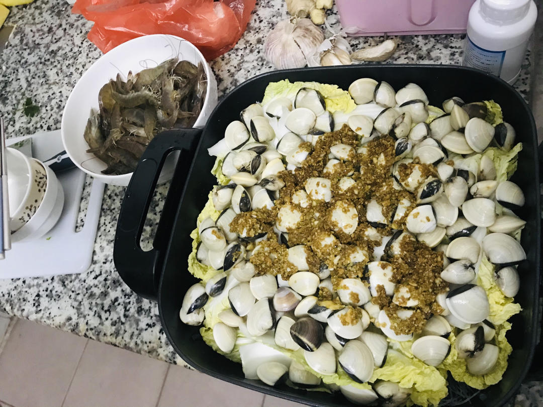 蒜蓉卜卜贝火锅