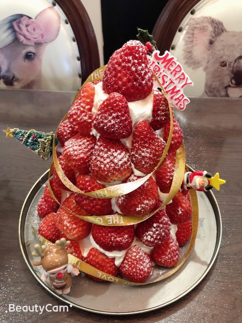 kellyyu做的圣诞草莓塔超有圣诞氛围的快手蛋糕