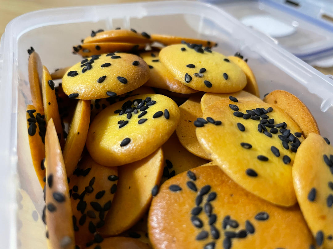 鸡蛋饼干
