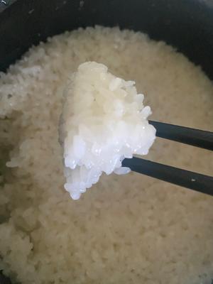 电饭锅（电压力锅）蒸糯米饭100%成功（以及糯米饭的存储）也适合做米酒醪糟的做法 步骤7