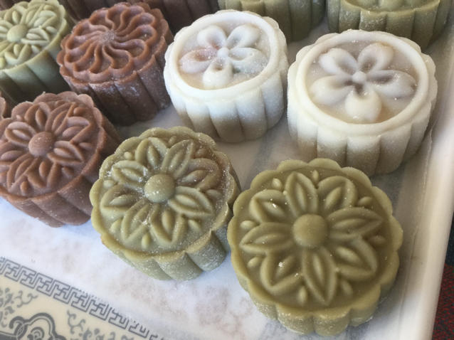 彩色冰皮月饼