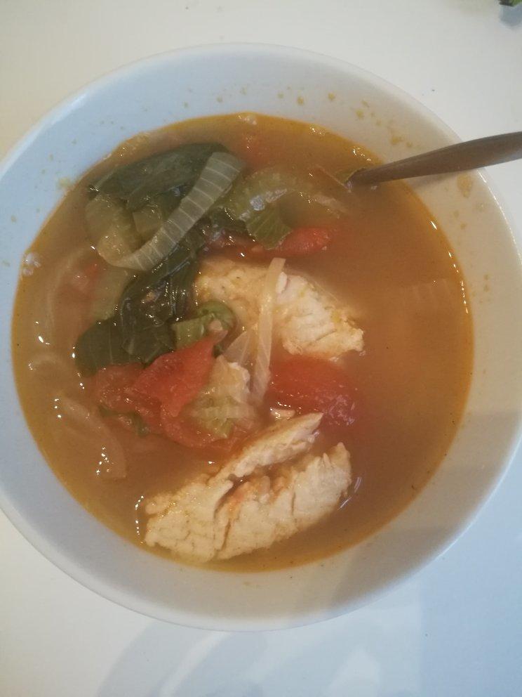 【健康三餐】番茄蔬菜鱼汤