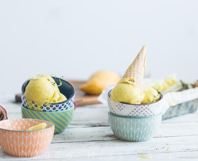 椰香芒果冰淇淋配烤菠萝配百香果.Coconut  mango ice cream with roasted pineapple with passion fruit.的做法