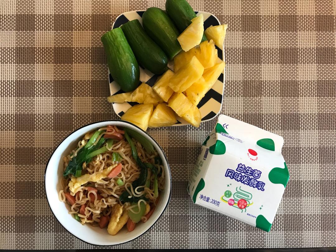 路边摊风味炒方便面