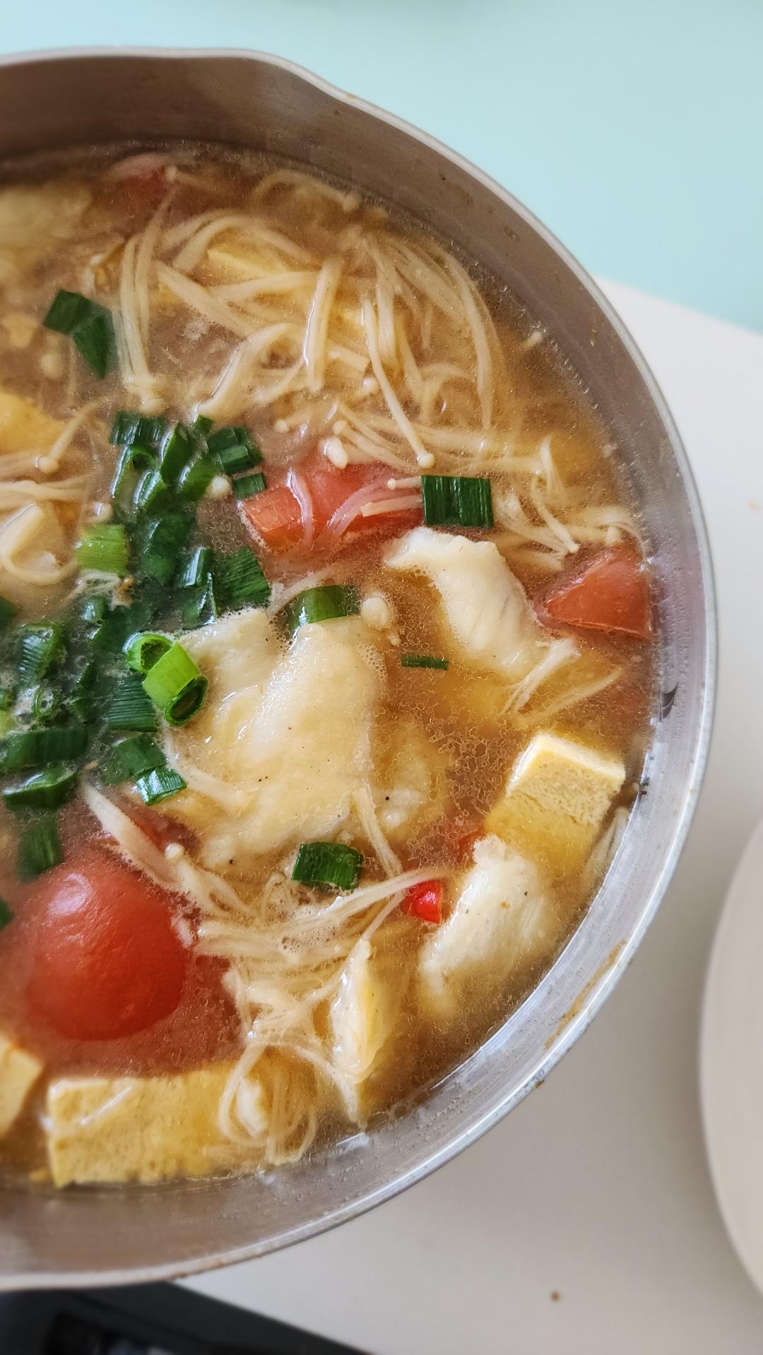 超鲜美快手【番茄巴沙鱼粉丝煲】
