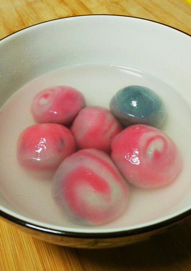 花生黑芝麻汤圆