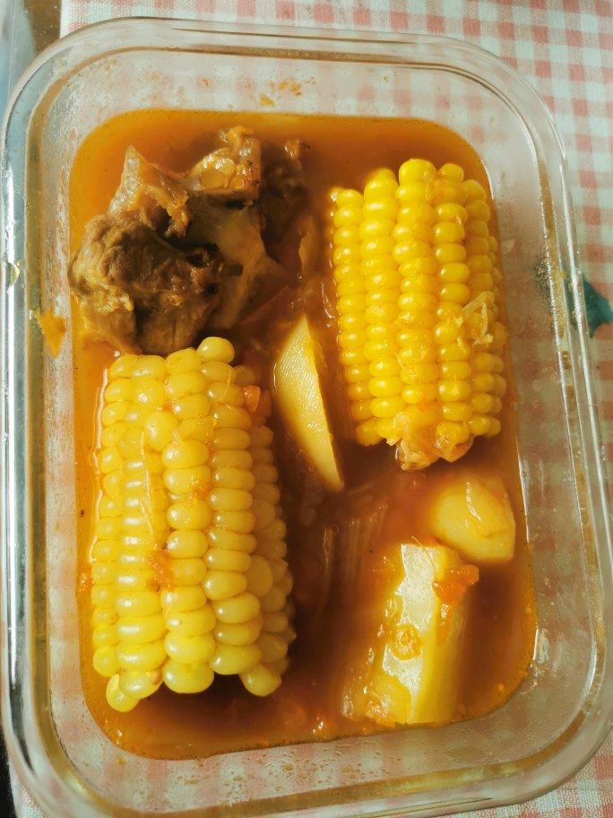 番茄玉米排骨汤