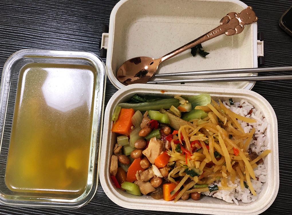 一个人的午餐