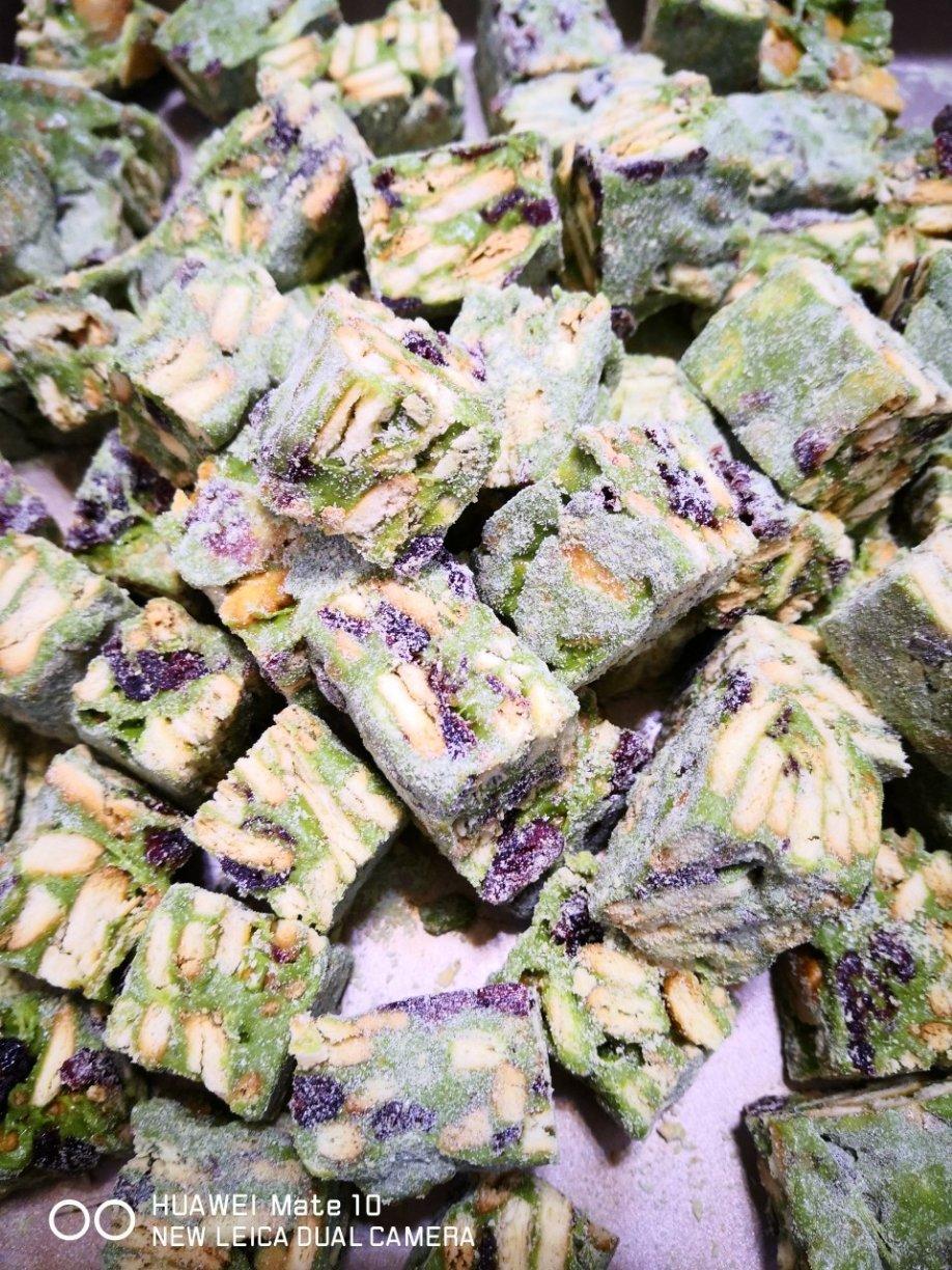 抹茶味雪花酥（原味，巧克力味）