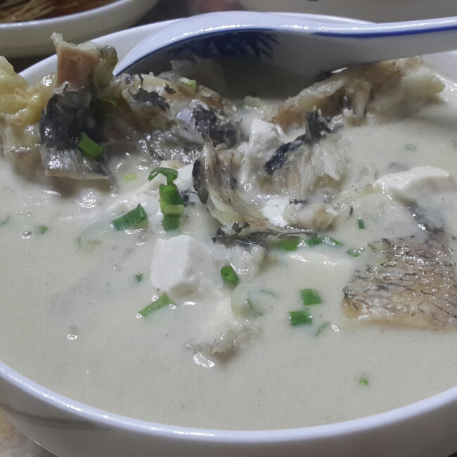 鱼头豆腐汤