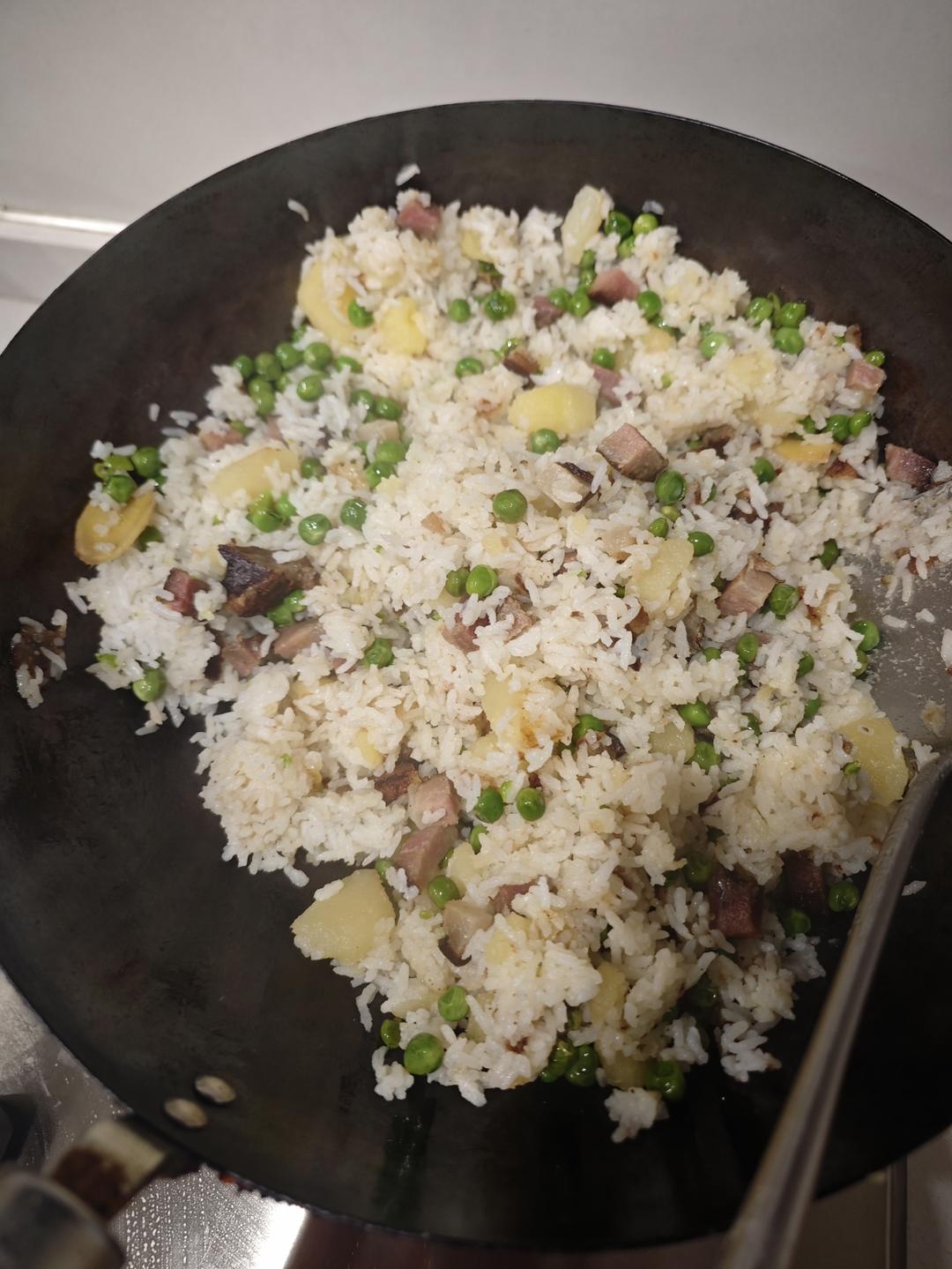 土豆饭，香掉牙的锅巴洋芋饭