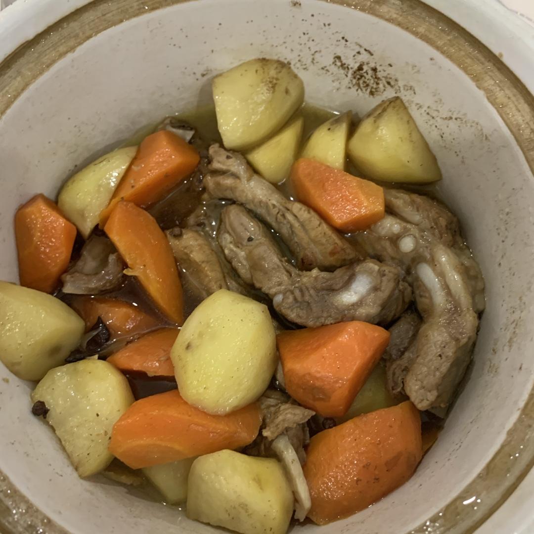 胡萝卜土豆炖排骨