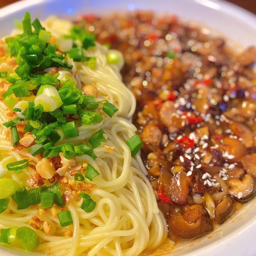 万能勾魂酱，早餐夜宵灵魂伴侣！有它能嗦两盘面！