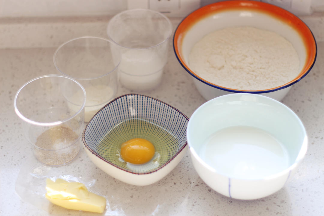 纯奶手撕吐司的做法 步骤1