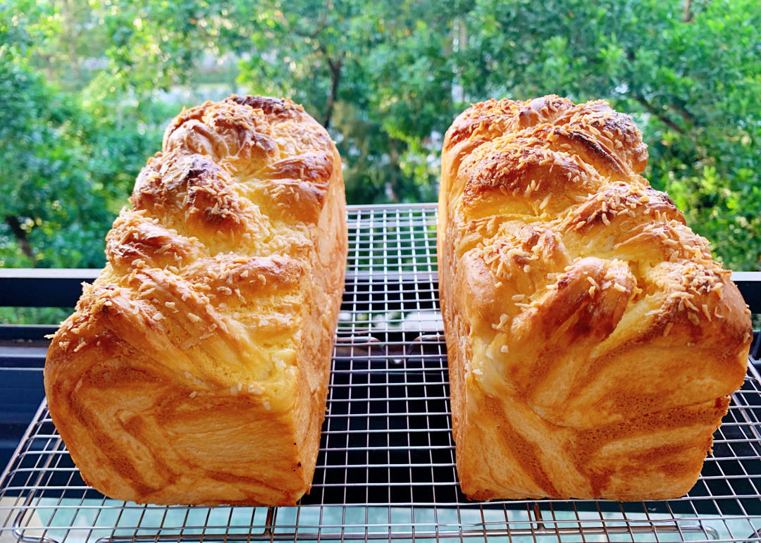 三重奶香奶酥吐司