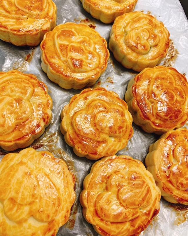 广式月饼——蛋黄莲蓉月饼