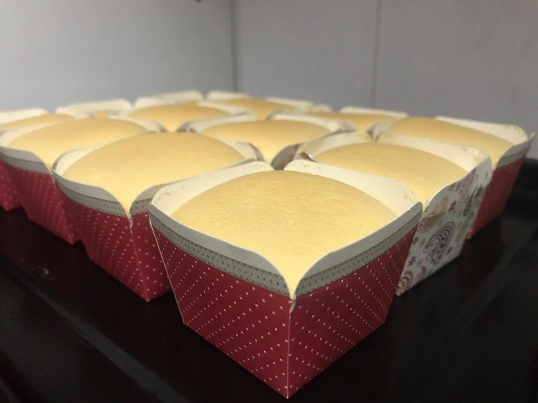 不塌不凹的纸杯戚风蛋糕