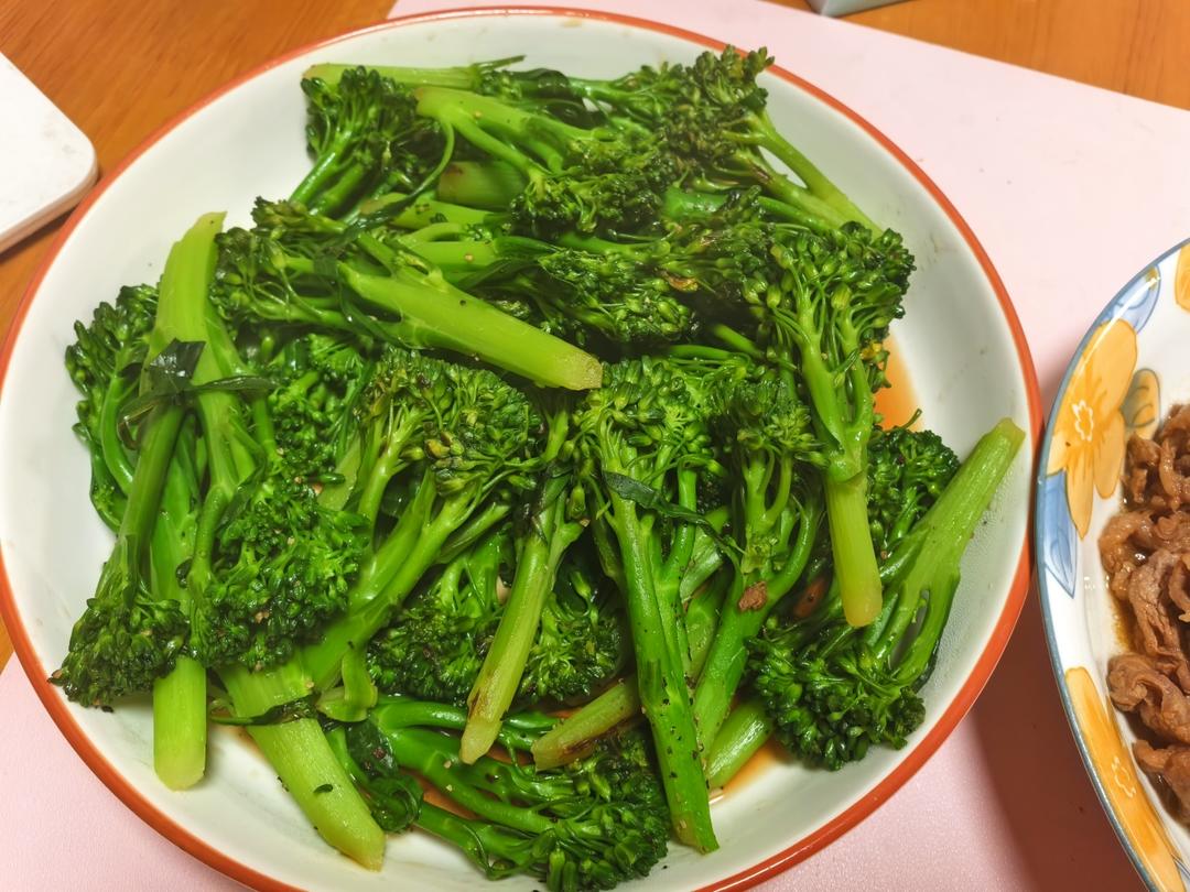 博士厨房-香煎西兰苔