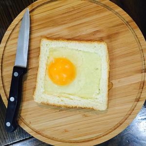鸡蛋吐司（不用烤箱）的做法 步骤2