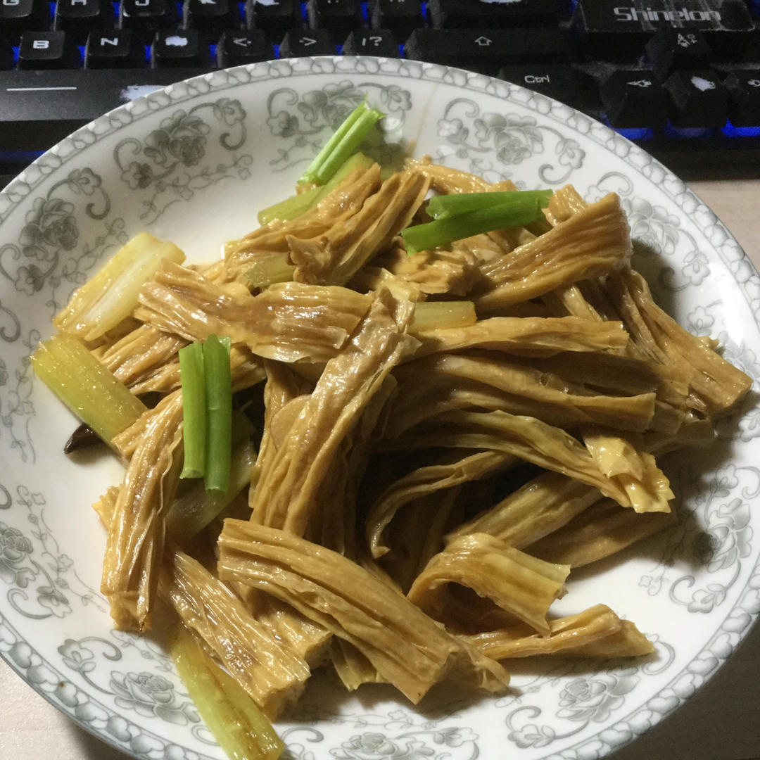 芹菜炒腐竹