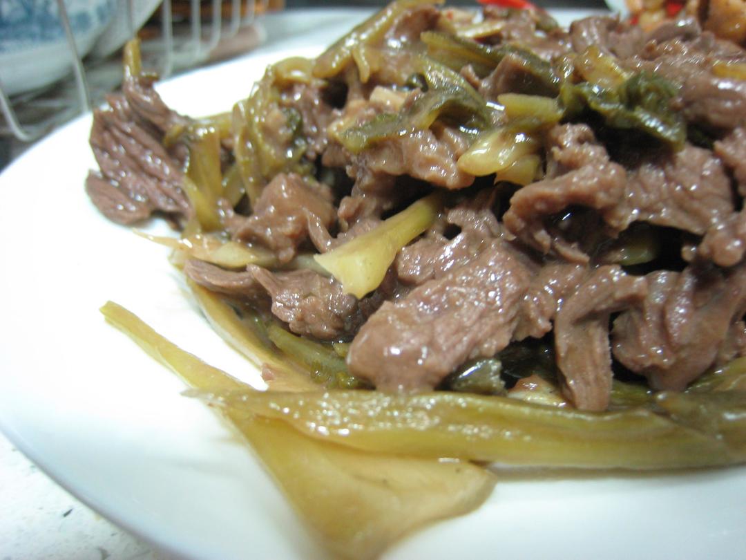 咸酸菜炒牛肉的做法