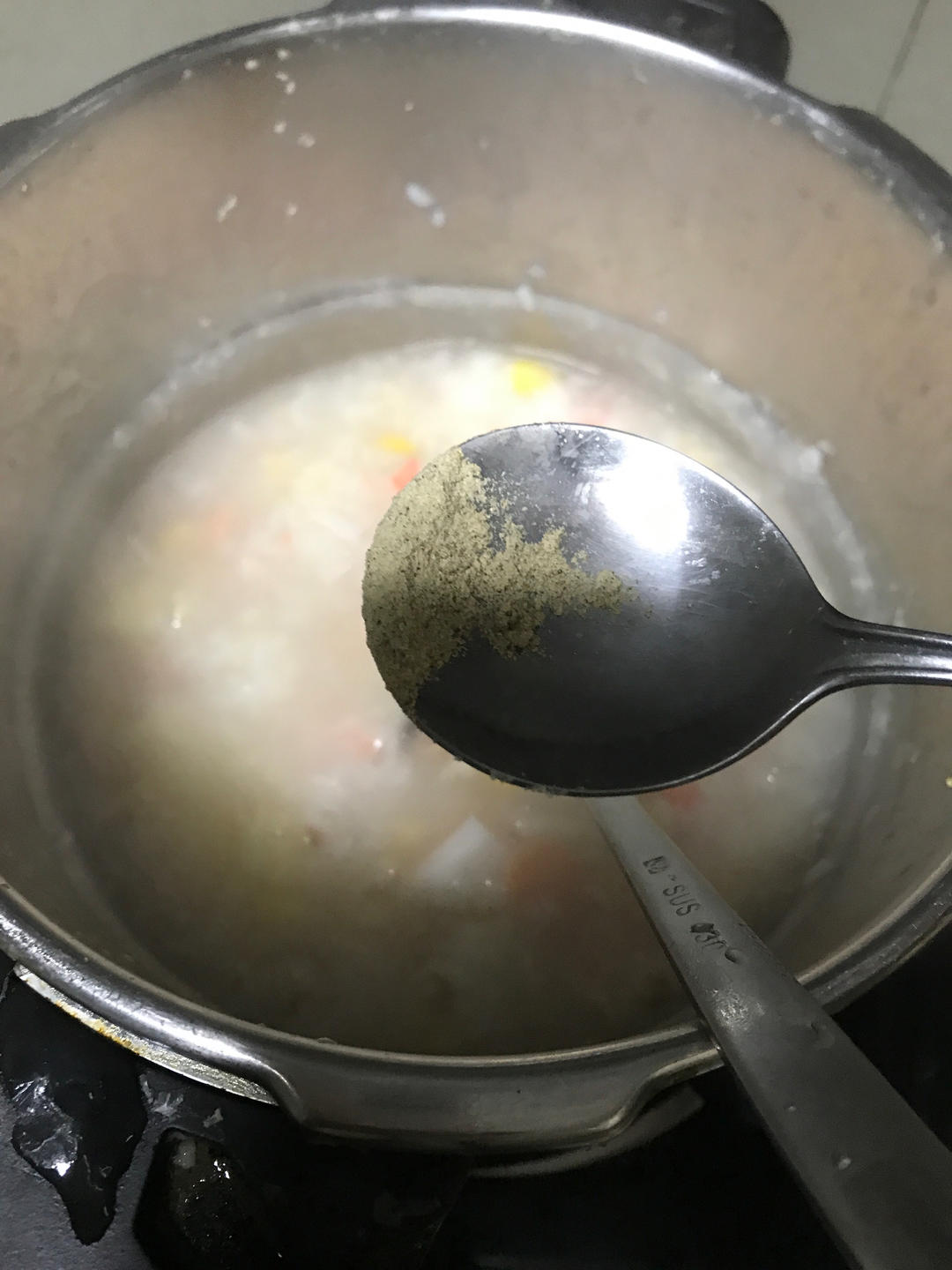 一人食·皮蛋火腿玉米蟹肉棒粥（附白粥做法精准配料小白都能学会）的做法 步骤10