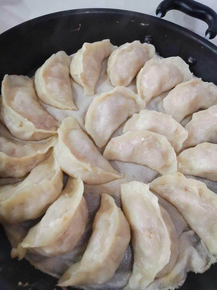 猪肉大葱烫面蒸饺