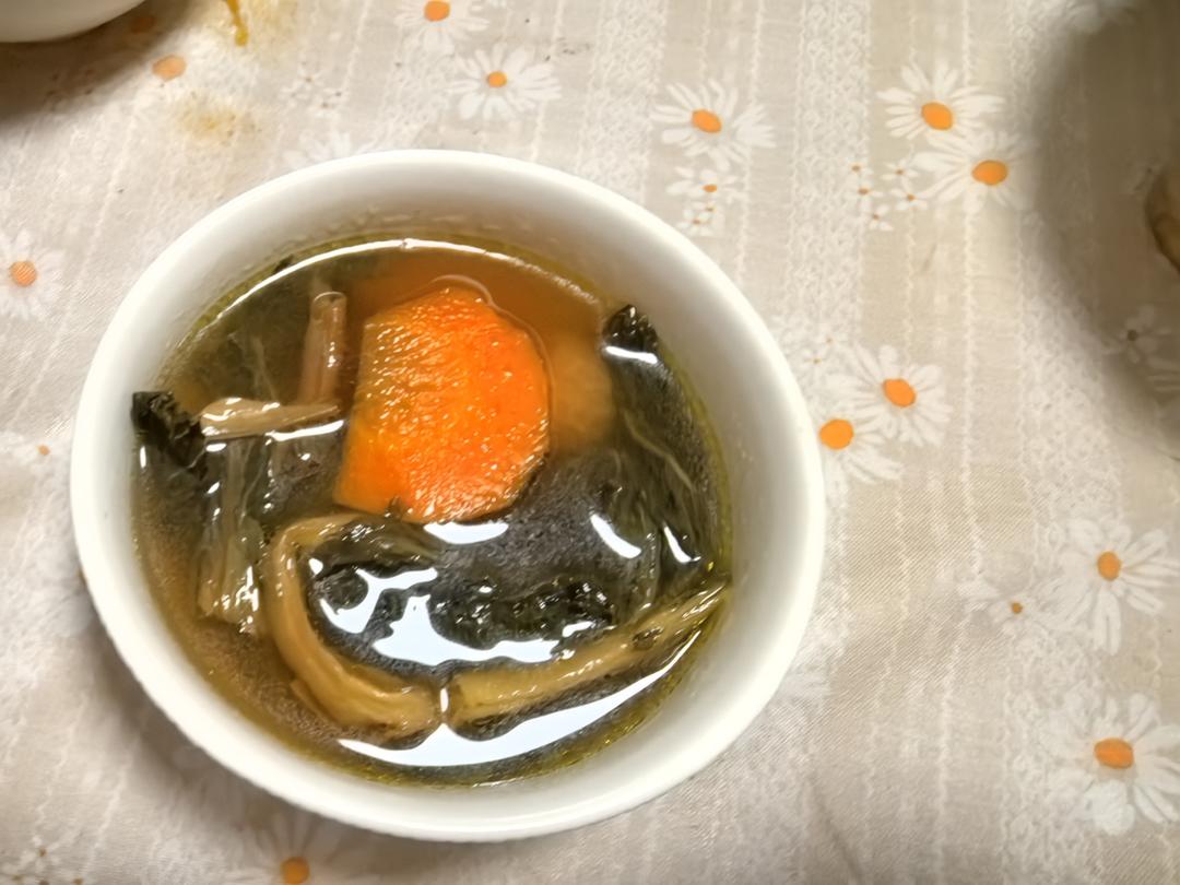 广东老火汤⑦‖秋季润肺止咳老火汤～菜干无花果南北杏煲猪骨