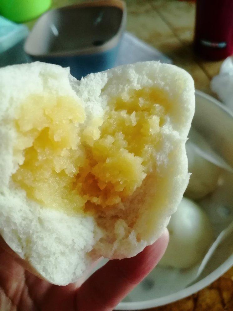 松软香甜的奶黄包，很快就可以搞定。