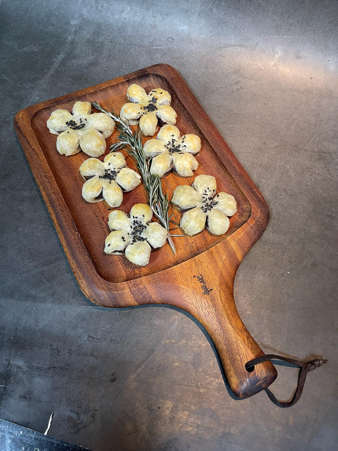 30分钟快手茶点❤️ ＂桃花酥＂的做法