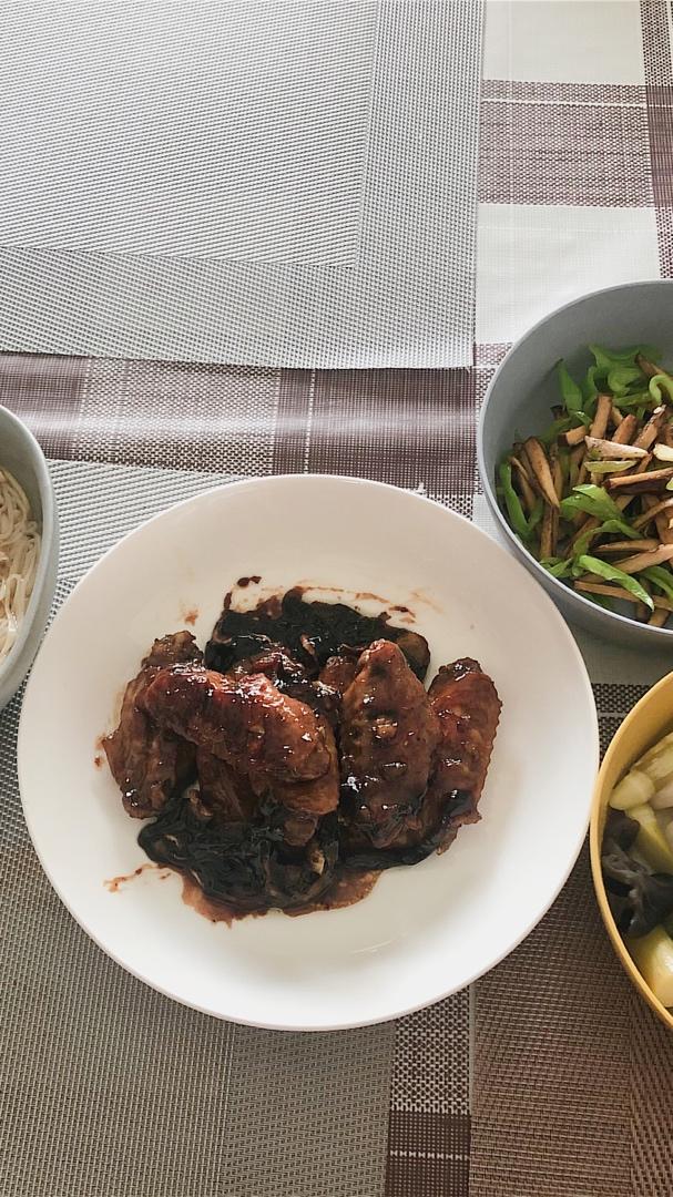 外婆教我的红烧鸡翅·连汤汁都狠好吃！！！