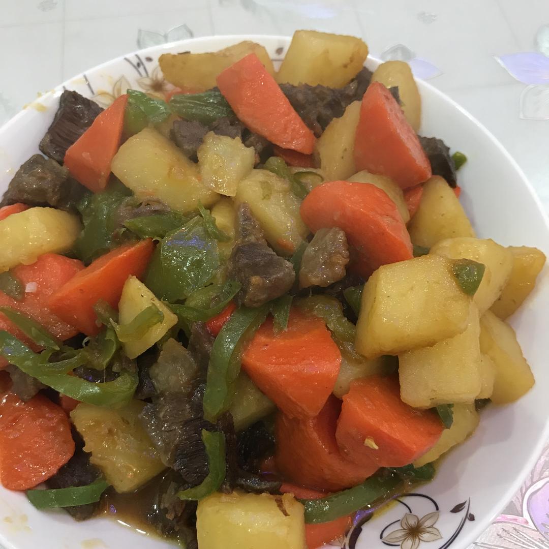 红烧土豆牛腩