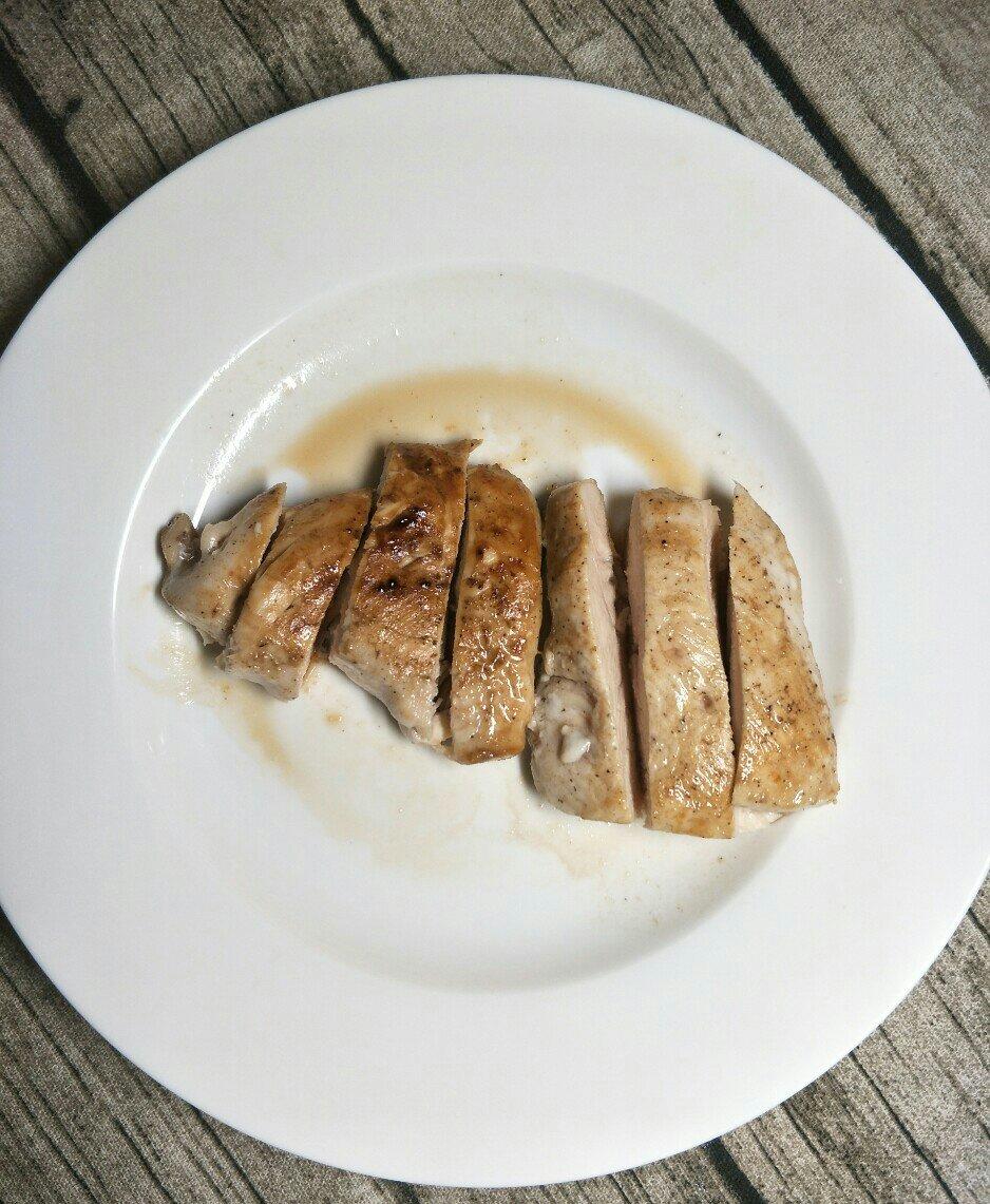 酷炫屌炸天好吃的煎鸡胸肉（香蒜蜂蜜煎鸡胸肉）